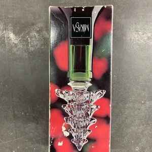 NIB Mikasa clear glass evergreen wine stopper -Box shows signs of wear ..